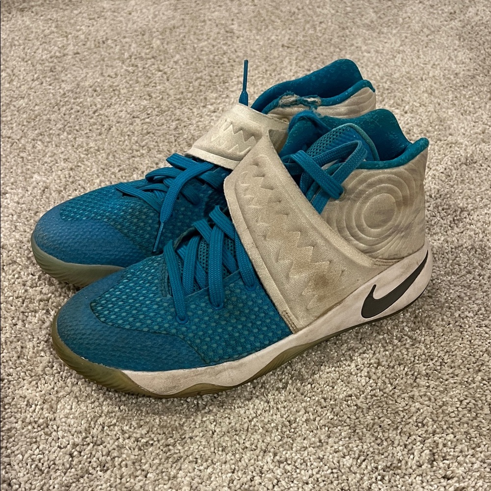 Nike Kyrie Irving Basketball Sneakers